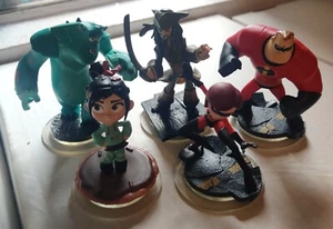 LOT OF 5 DISNEY SKYLANDERS FIGURINES - Picture 1 of 6