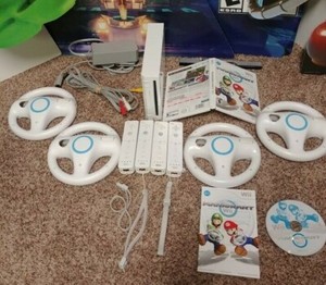 Nintendo Wii Mario Kart Bundle 4 OEM controllers &4 wheels With Hdmi Adapter