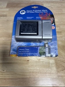 La Crosse Technology Atomic Projection Alarm Clock Indoor/Outdoor Temp WT-5120u - Picture 1 of 4