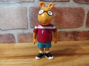 "Figura Arthur 1996 cabeza y brazos móviles 4"" de alto" - Imagen 1 de 7