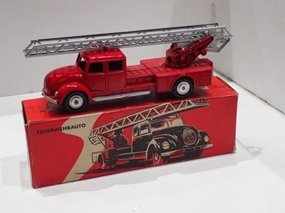 MARKLIN 8023 FEUERWEHRAUTO ORIGINALE CON SCATOLA CONDIZIONI ECCELLENTI (5) - Immagine 1 di 4