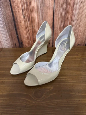 Tacones de cuña Gucci vintage de charol crema punta abierta talla 39 1/2 ¡Como nuevos! Foto 1 de 4