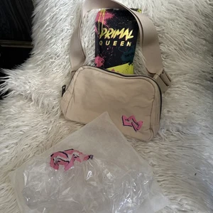 Riñonera/bolso bandolera Primal Queen  - Imagen 1 de 6