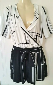 Women's River Island Wrap White Black Short Sleeve Playsuit Shorts 6 UK 32 Eur - Picture 1 of 4