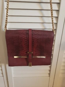 Vince Camuto Leila Cabernet Leder Schultertasche Gold Hardware - Bild 1 von 5
