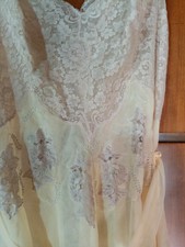 Raffinata Deco' anni 30/50Camicia da notte beige in tulle trasparente e ricami