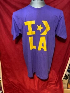 Camiseta Converse ALL STAR Los Angeles Lakers MAGIC KOBE I STAR IN LA Mediana ¡NUEVA CON ETIQUETAS! - Imagen 1 de 4