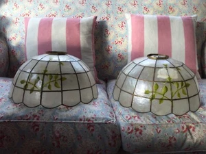 A pair of stencilled / painted Capiz shell lamp shades - Picture 1 of 10