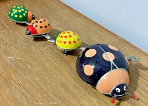 Vintage TPS Japan Tin Wind Up Lady Bug Beetle Family Toy Works with Orig Sticker - Picture 1 of 12