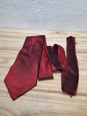 Vintage Bachrach Men Silk Tie Made in Italy Abstract Red Dark Multicolor 60"x4" - Image 1 of 4