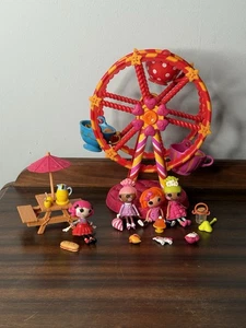 "Rueda de fortuna giratoria Lalaloopsy + 4 mini muñecas de 3"" mesa de picnic limonada perrito caliente" - Imagen 1 de 17