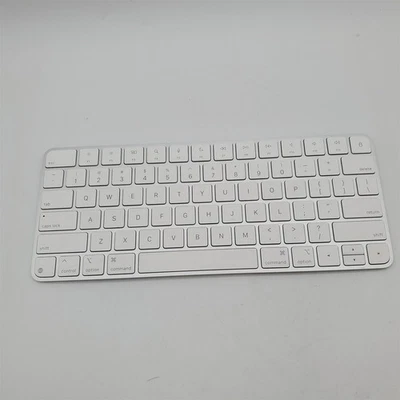 Apple Magic Keyboard - US English ​​​​​​​ [MXCL3LL/A] - Image 1 of 3