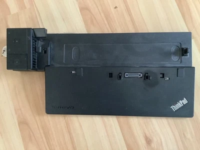 Lenovo Think Pad Ultra Dock Type 40A2 + 2 universal Tastaturen - Bild 1 von 4
