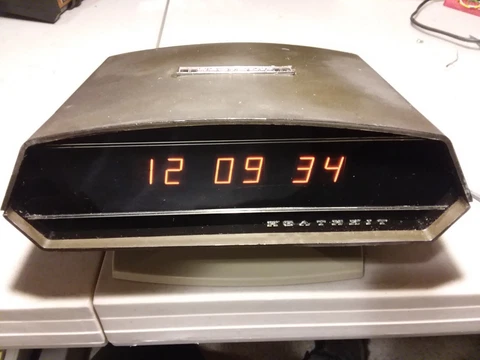 VINTAGE DIGITAL HEATHKIT CLOCK PANAPLEX GC-1092A TESTED IN GOOD SHAPE WITH STAND Cover