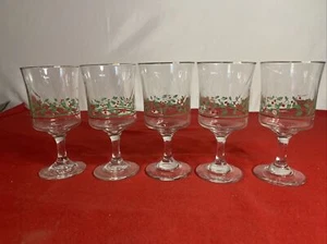 Set of 5 Vintage Arby's Swirl Holly & Berries Gold Trim 6 3/4" Water Goblets - Picture 1 of 11
