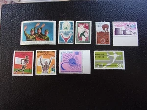 TCHAD - 9 timbres (majorités n** MNH) (cyn40) - Picture 1 of 1