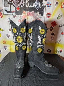 Botas estilo vaquero bordadas con flores - Imagen 1 de 5