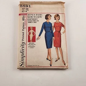 Abito da donna Simplicity 5591 motivo da cucito vintage 1964 Basic Misses taglia 181⁄2 - Foto 1 di 3