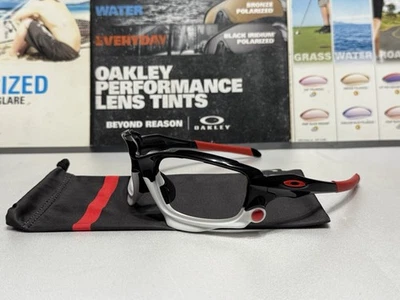 Oakley Jawbone nero lucido con icone Oakley rosso squadra SKU# 04-211 maggio 2009 - Immagine 1 di 4