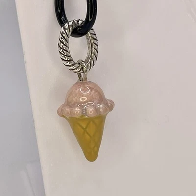 Colgante Brighton Cono Helado Dije Rosa Amarillo Esmalte Tono Plata Foto 1 de 4