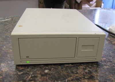 Unbranded ST318404LW-EXT-MS External SCSI Hard Drive Enclosure- HG13 - Image 1 of 4
