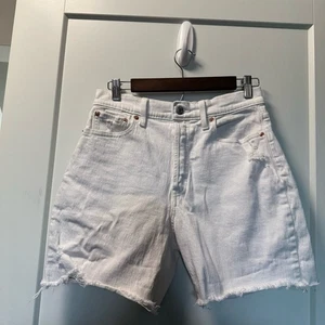 GAP Cheeky Midi Corto Tiro Alto Blanco Jean Denim Corte 6" Entrepierna Botón Mosca 28 - Imagen 1 de 6
