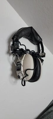 Numark Auriculares Estéreo DH-20VA, Interruptor Estéreo Mono Usados en Excelente Condición Foto 1 de 4