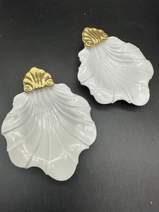 VINTAGE SET OF 2 LENWILE ARDALT CHINA JAPAN HANDPAINTED SHELL WHITE GOLD CHINA - Picture 1 of 9