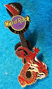 MACAU HOTEL CHINA RED FIRE BREATHING DRAGON BLACK GUITAR Hard Rock Cafe PIN - Imagen 1 de 1