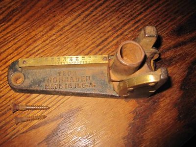 Herramienta de conversión de válvulas Schrader # 1262 Anitque / Vintage; Hecho en EE. UU.; Hierro fundido Foto 1 de 4