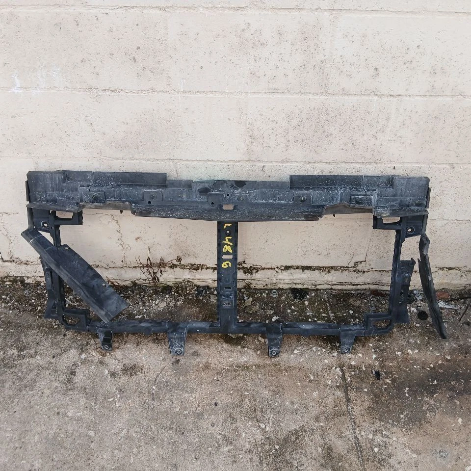 Radiator Core Support Fits 19-21 SIERRA 1500 PICKUP 572150 Foto 1 de 4