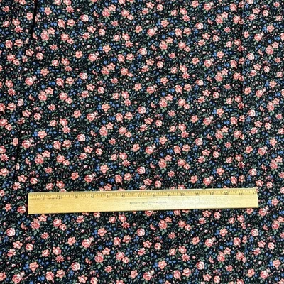 Tela de algodón VIP Cranston pequeñas rosas rosadas sobre edredón negro artesanal 36" x 44w Foto 1 de 2