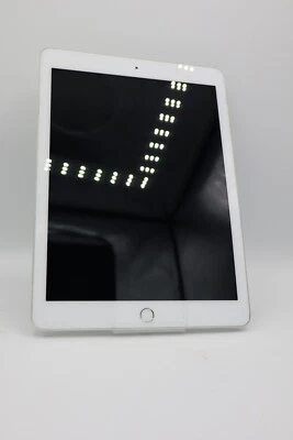Apple iPad 6.Gen 2018 32GB WiFi  Weiß AKITIVERUNGSSPERRE DEFEKT A1893 #i-4517 - Bild 1 von 4