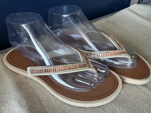 Rose Gold Size 8 Rhinestone Embellished flip flop plastic - Picture 1 of 6