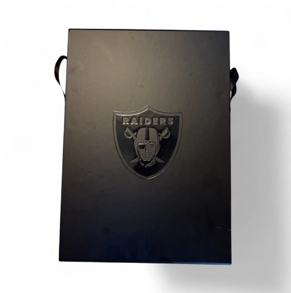 Estuche de recuerdos del Salón de la Fama de los Oakland Raiders con grabación incorporada, exhibición Foto 1 de 2