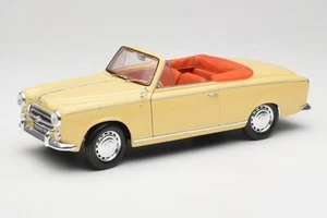 8165 Peugeot 403 Cabriolet Sand Yellow Solido 1/18 - Foto 1 di 8