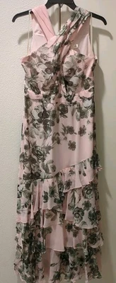 Eliza J 悬挂雪纺分层长裙粉色,灰色,尺寸 12P 二手状况完好 — 第 1/4 张图片