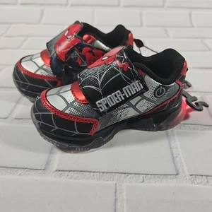 Marvel Spider-Man Kinder ON/OFF Button, leuchtende Tennisschuhe Größe 7 NEU - Bild 1 von 8