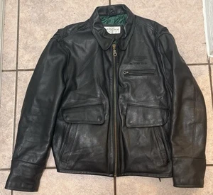 TRIUMPH Motorcycles SCHWERLAST Leder Motorrad Biker Jacke Gr. 46 117 CM   - Bild 1 von 6