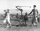 crp-13608 1930 Robert Montgomery, Dorothy Jordan pratique golf avec swing vintage m