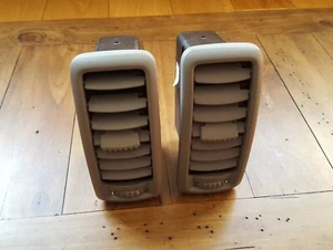 2 x RENAULT TRAFIC / VAUXHALL VIVARO Armaturenbrett Lüftungsschlitze - grau - Bild 1 von 3