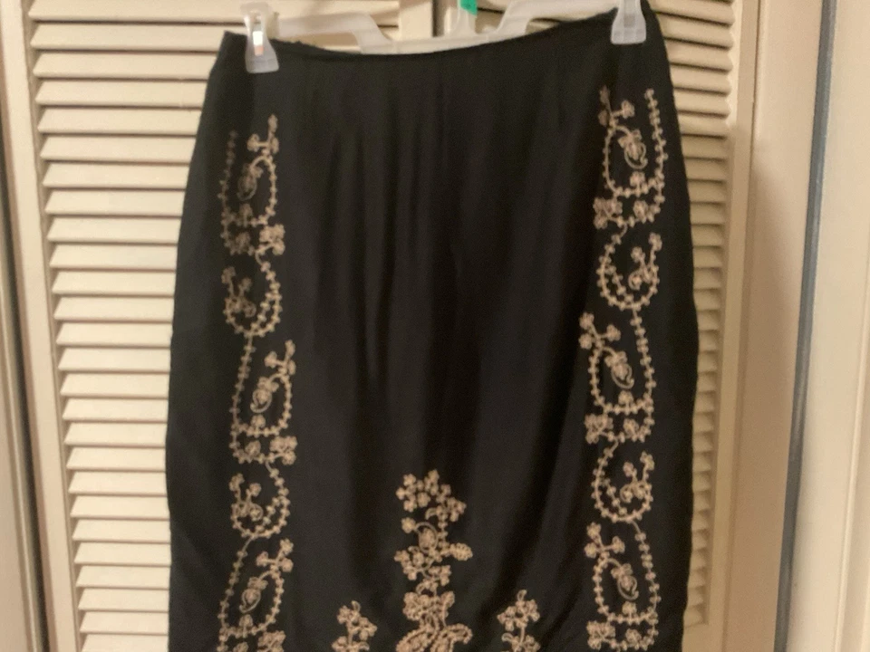 Falda Boho Negra Bordada Vintage Talla 10 Flecos  Foto 1 de 4