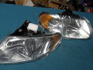 Fits 2001-2007 Dodge Caravan Chrysler Town & Country Headlights Lamps Pair 01-07 - Picture 1 of 20