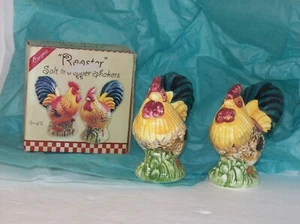 ROOSTER SALT AND PEPPER SHAKERS SET OF 2 BY GIFTCO, INC. CHINA - Picture 1 of 3