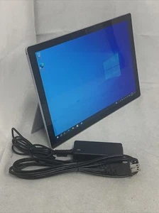 Microsoft Surface Pro 5. generacji 1807 12,3" (256GB Intel i5) Cellular LTE - srebrny - Zdjęcie 1 z 10