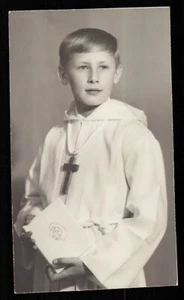 Antigua TARJETA SANTA Vintage 1a Comunión recuerdo foto privada niño cruz biblia  - Imagen 1 de 2