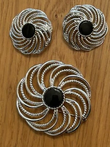 Signed vintage Sarah Coventry Brooch/Earring set in silver tone. Cosmic Swirls - Picture 1 of 3