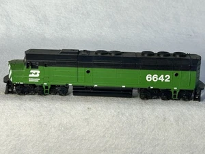 Colorful Athearn F-45 Burlington Northern RR￼Diesel Locomotive HO - Picture 1 of 16