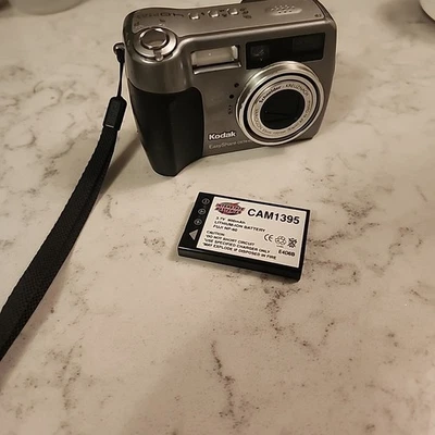 Kodak EasyShare DX7440 4.0MP Digital Camera Silver Tested - Image 1 of 4