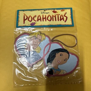 Kurt Adler Vintage POCAHONTAS & John Smith Corazones de Madera Ornamento Disney SELLADO - Imagen 1 de 6